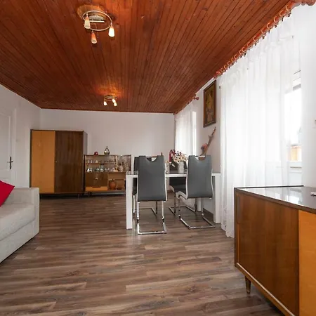 Sonja, Only 2 Min Walk To The Sea Apartment