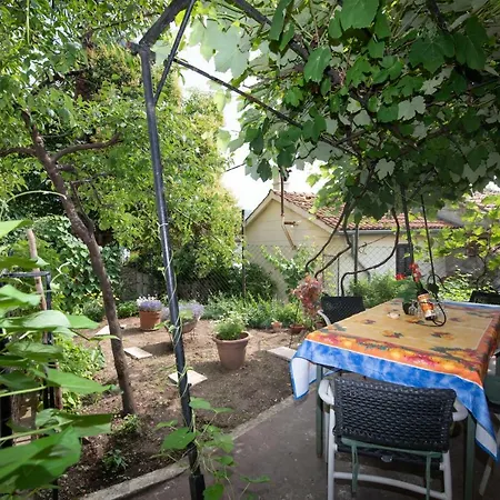 Sonja, Only 2 Min Walk To The Sea Apartment *