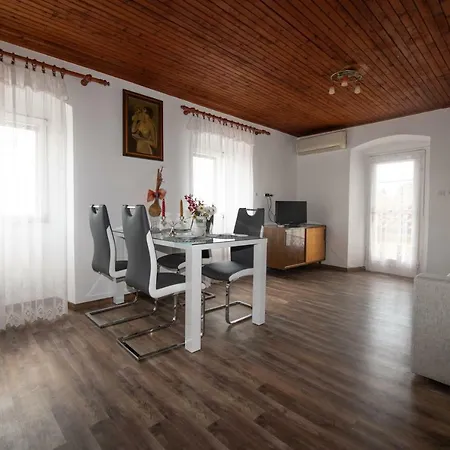 Apartment Sonja, Only 2 Min Walk To The Sea Opatija